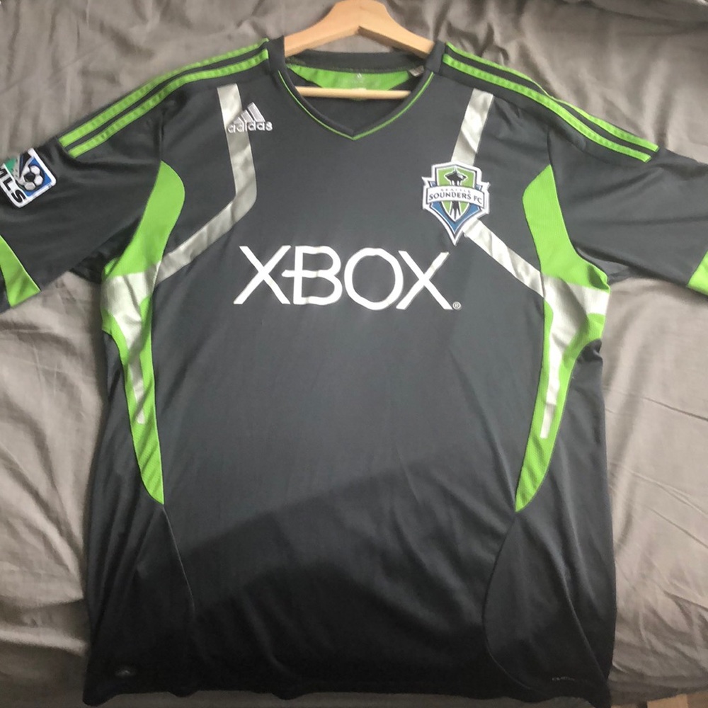 Men’s large Adidas brand Seattle Sounders jersey